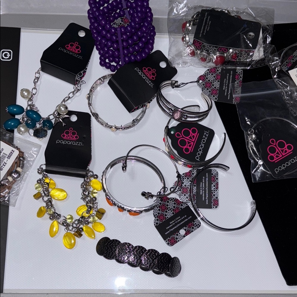 Mixture Lot of 14 bracelets. Paparazzi.